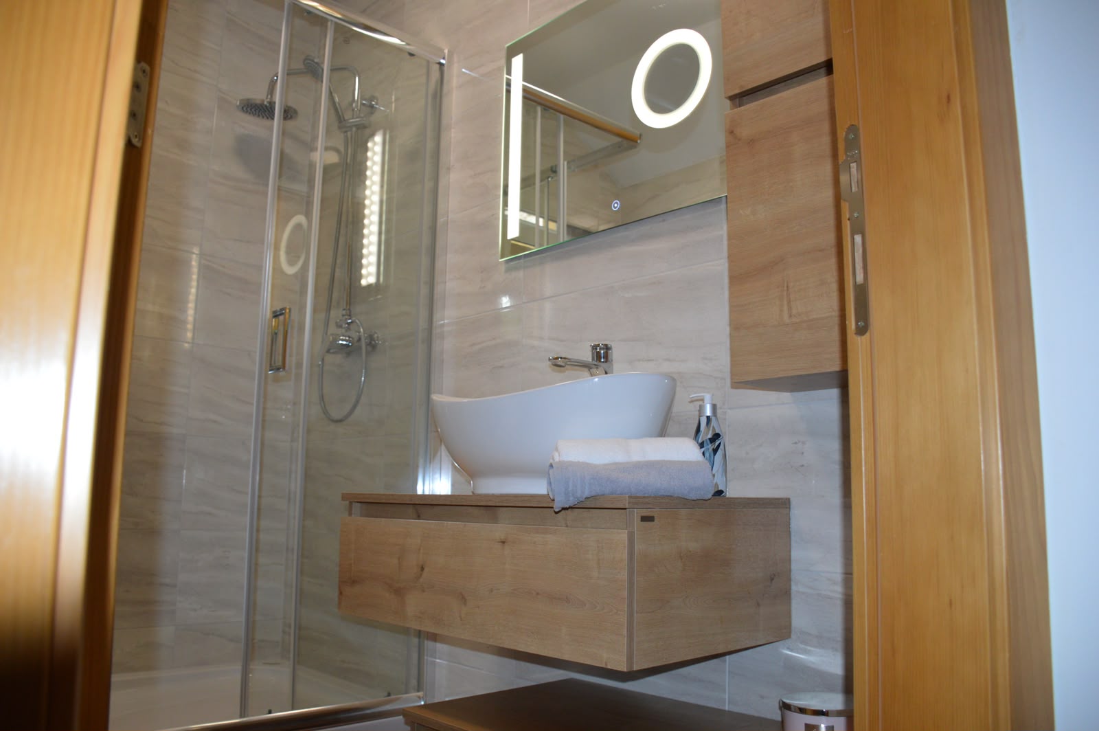 Apartman Lara u Otočcu — Kupaonica